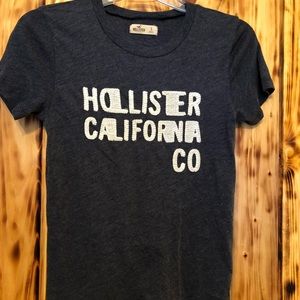 Women’s Navy Hollister Graphic Tee Size S